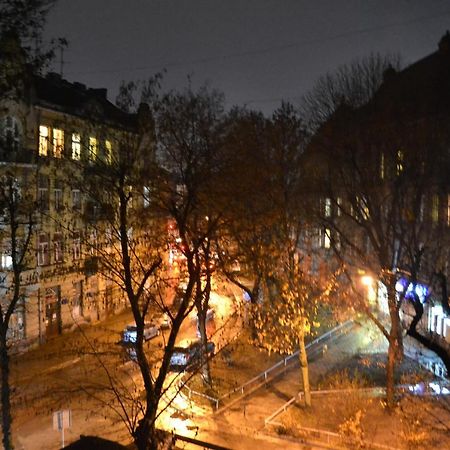 LUX APARTAMENT на Левицького Львов Экстерьер фото