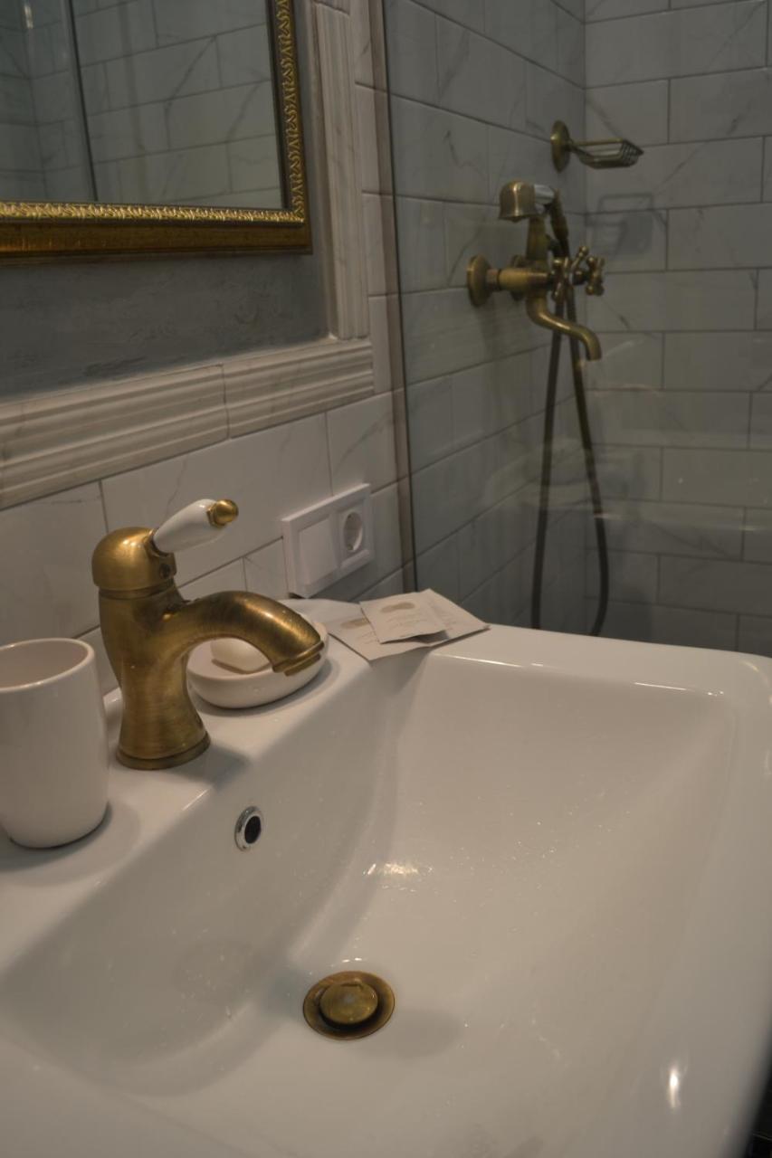 LUX APARTAMENT на Левицького Львов Экстерьер фото