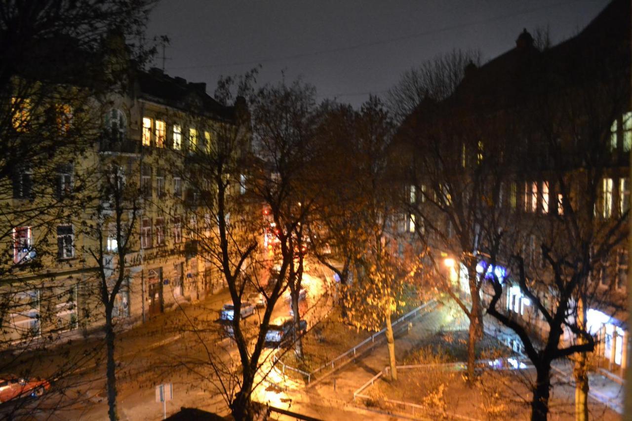 LUX APARTAMENT на Левицького Львов Экстерьер фото
